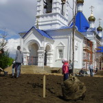 Строительство Нового Успенского храма г. Покровска. Посадка деревьев