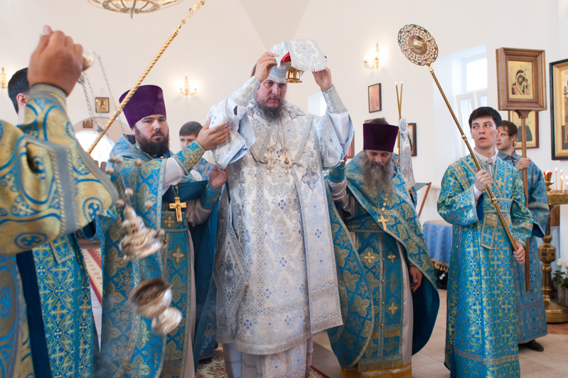 Великое освящение храма в честь Успения Пресвятой Богородицы г. Покровска (Энгельса) 