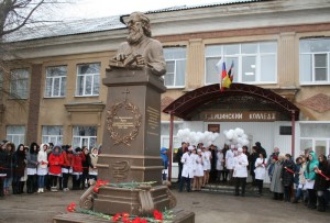 В Энгельсе был открыт бюст Архиепископа Луки Войно-Ясенецкого